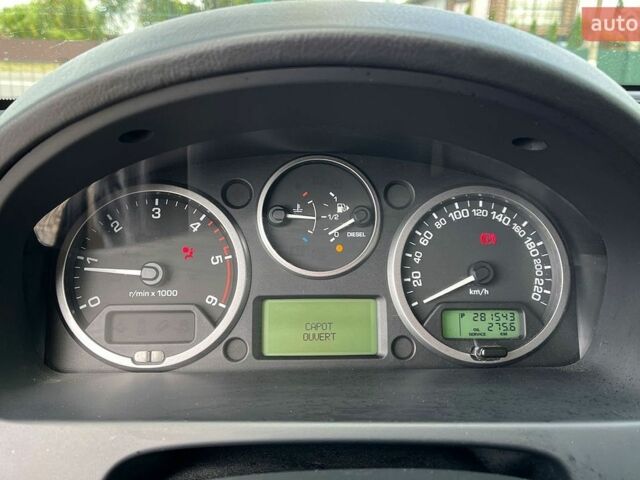 Чорний Ленд Ровер Freelander, об'ємом двигуна 2.18 л та пробігом 281 тис. км за 10700 $, фото 16 на Automoto.ua