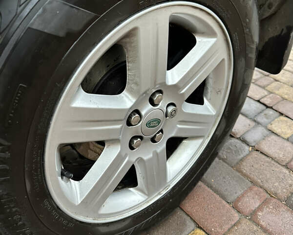 Чорний Ленд Ровер Freelander, об'ємом двигуна 2.18 л та пробігом 215 тис. км за 11000 $, фото 13 на Automoto.ua