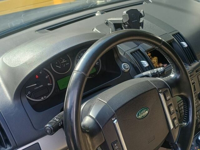 Черный Ленд Ровер Фрилендер, объемом двигателя 2.18 л и пробегом 179 тыс. км за 14000 $, фото 8 на Automoto.ua