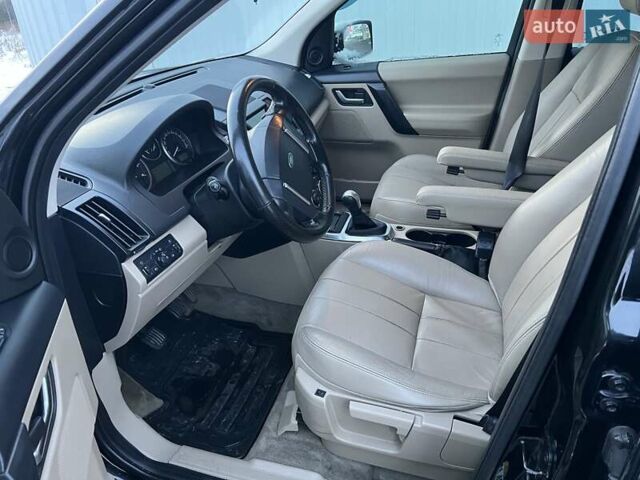 Черный Ленд Ровер Фрилендер, объемом двигателя 2.18 л и пробегом 230 тыс. км за 13000 $, фото 7 на Automoto.ua