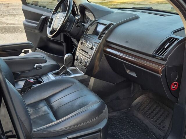 Чорний Ленд Ровер Freelander, об'ємом двигуна 2 л та пробігом 200 тис. км за 14186 $, фото 5 на Automoto.ua