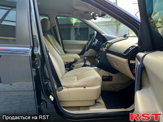 Чорний Ленд Ровер Freelander, об'ємом двигуна 2.2 л та пробігом 235 тис. км за 13500 $, фото 10 на Automoto.ua