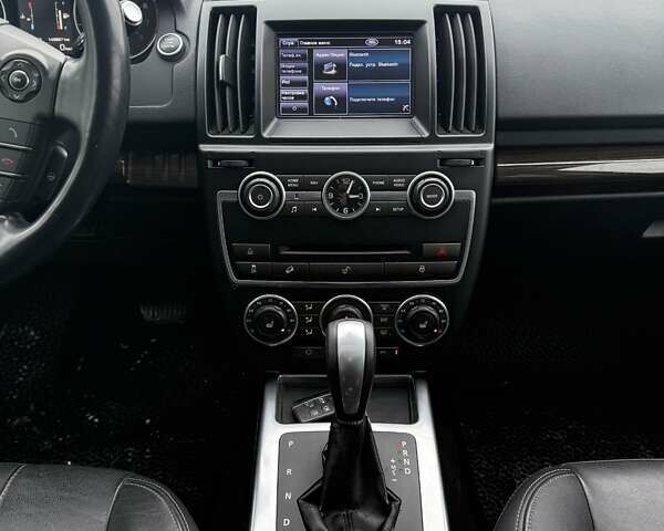 Черный Ленд Ровер Фрилендер, объемом двигателя 2 л и пробегом 149 тыс. км за 13999 $, фото 22 на Automoto.ua