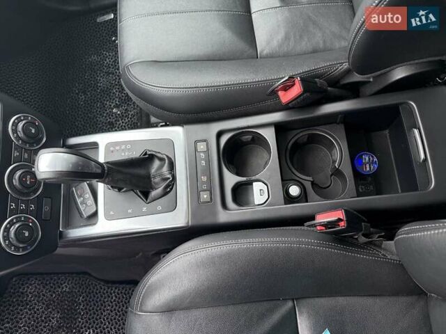 Черный Ленд Ровер Фрилендер, объемом двигателя 2 л и пробегом 149 тыс. км за 13999 $, фото 31 на Automoto.ua