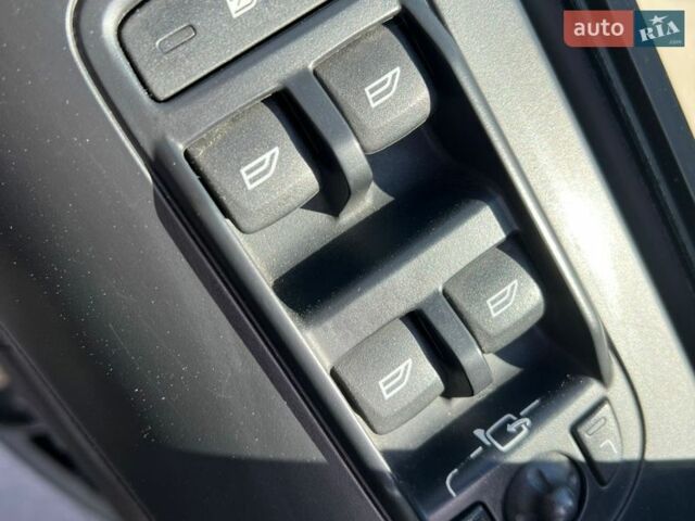 Черный Ленд Ровер Фрилендер, объемом двигателя 2.18 л и пробегом 327 тыс. км за 15250 $, фото 6 на Automoto.ua