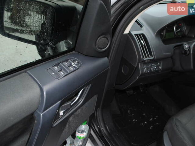 Чорний Ленд Ровер Freelander, об'ємом двигуна 2.18 л та пробігом 197 тис. км за 11450 $, фото 10 на Automoto.ua