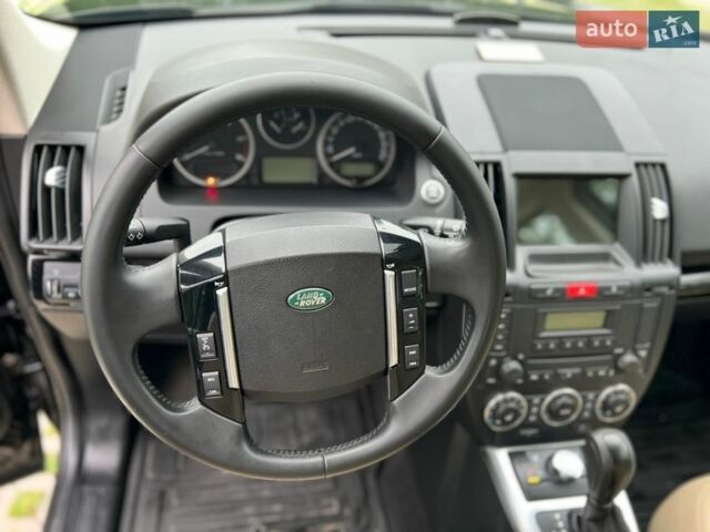 Черный Ленд Ровер Фрилендер, объемом двигателя 2.18 л и пробегом 116 тыс. км за 15500 $, фото 16 на Automoto.ua