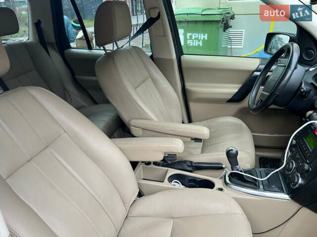 Черный Ленд Ровер Фрилендер, объемом двигателя 2.18 л и пробегом 232 тыс. км за 13500 $, фото 7 на Automoto.ua