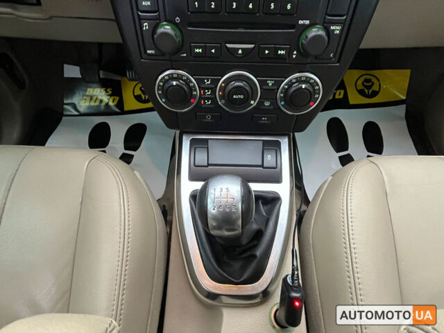 Чорний Ленд Ровер Freelander, об'ємом двигуна 2.2 л та пробігом 225 тис. км за 13750 $, фото 11 на Automoto.ua