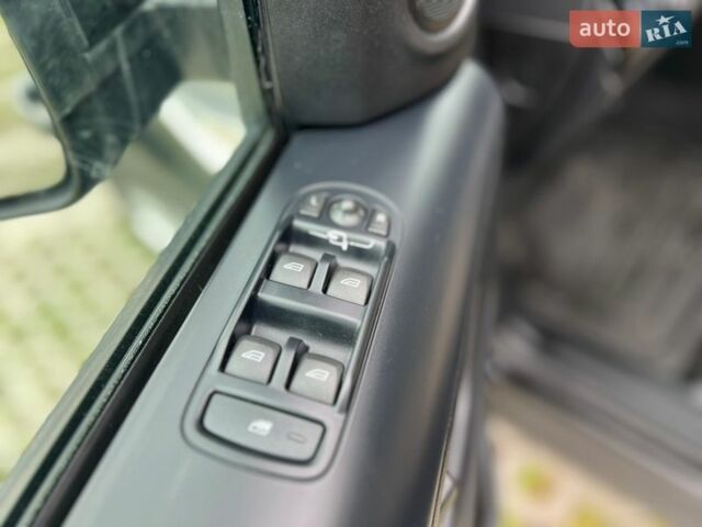 Черный Ленд Ровер Фрилендер, объемом двигателя 2.18 л и пробегом 116 тыс. км за 15500 $, фото 12 на Automoto.ua