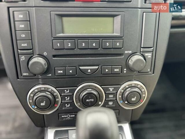 Чорний Ленд Ровер Freelander, об'ємом двигуна 2.18 л та пробігом 118 тис. км за 17500 $, фото 10 на Automoto.ua