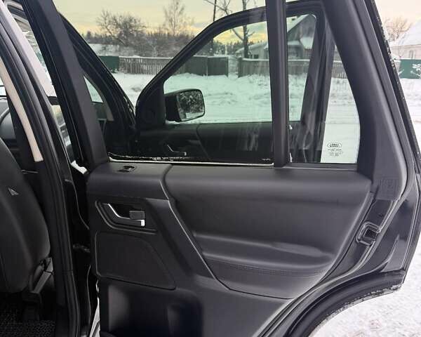 Черный Ленд Ровер Фрилендер, объемом двигателя 2 л и пробегом 149 тыс. км за 13999 $, фото 24 на Automoto.ua