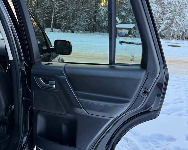 Черный Ленд Ровер Фрилендер, объемом двигателя 2 л и пробегом 211 тыс. км за 12400 $, фото 11 на Automoto.ua