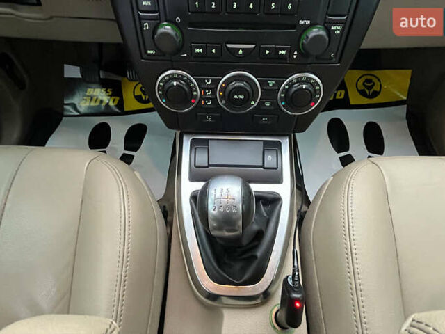 Чорний Ленд Ровер Freelander, об'ємом двигуна 2.2 л та пробігом 225 тис. км за 12500 $, фото 11 на Automoto.ua