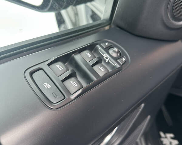 Чорний Ленд Ровер Freelander, об'ємом двигуна 2.18 л та пробігом 282 тис. км за 13200 $, фото 24 на Automoto.ua