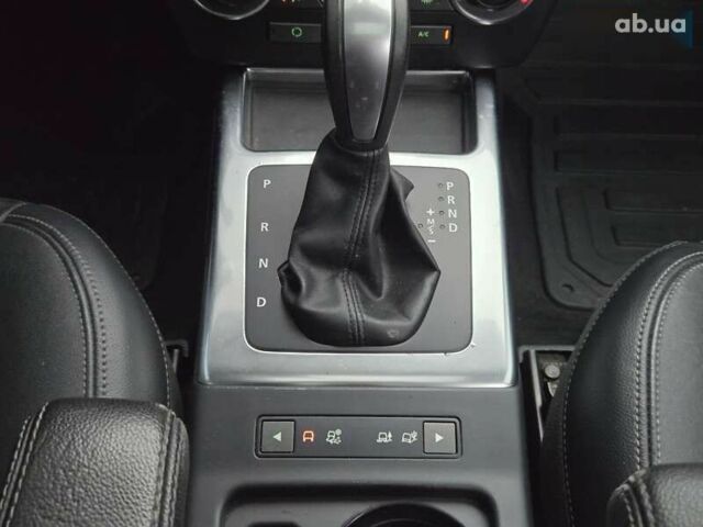 Черный Ленд Ровер Фрилендер, объемом двигателя 2 л и пробегом 218 тыс. км за 10700 $, фото 25 на Automoto.ua