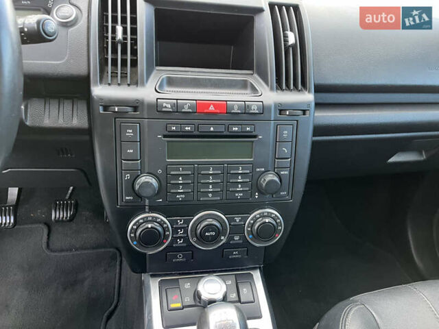Чорний Ленд Ровер Freelander, об'ємом двигуна 2.18 л та пробігом 230 тис. км за 12700 $, фото 24 на Automoto.ua