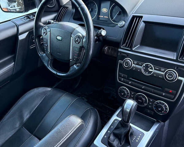 Черный Ленд Ровер Фрилендер, объемом двигателя 2 л и пробегом 211 тыс. км за 12400 $, фото 8 на Automoto.ua