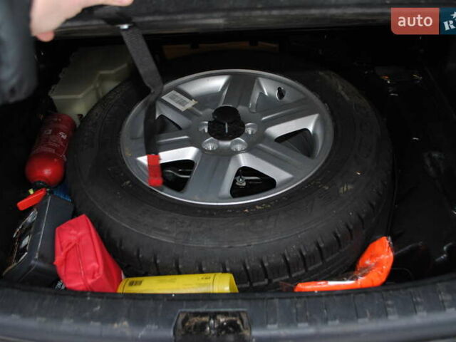 Чорний Ленд Ровер Freelander, об'ємом двигуна 2.18 л та пробігом 197 тис. км за 11450 $, фото 8 на Automoto.ua