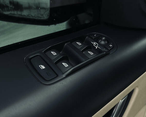 Чорний Ленд Ровер Freelander, об'ємом двигуна 2.18 л та пробігом 233 тис. км за 13500 $, фото 14 на Automoto.ua