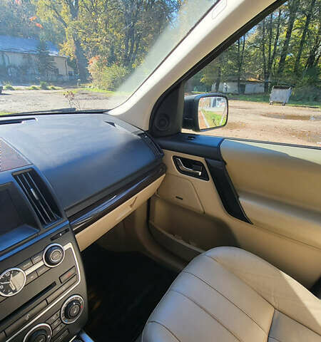 Черный Ленд Ровер Фрилендер, объемом двигателя 2 л и пробегом 145 тыс. км за 13200 $, фото 13 на Automoto.ua