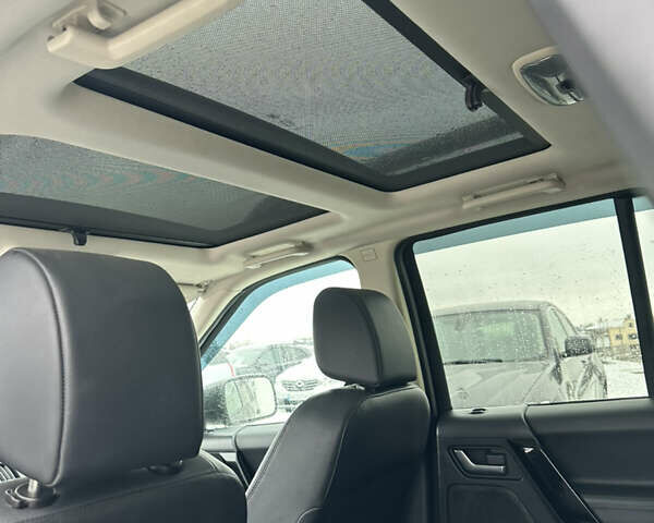 Чорний Ленд Ровер Freelander, об'ємом двигуна 2 л та пробігом 270 тис. км за 13400 $, фото 25 на Automoto.ua