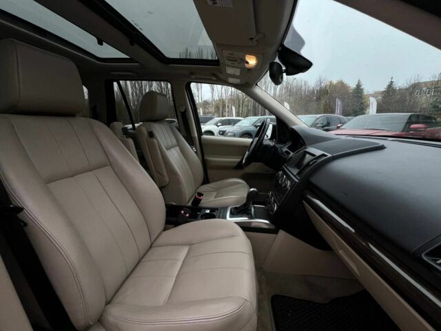 Черный Ленд Ровер Фрилендер, объемом двигателя 2 л и пробегом 173 тыс. км за 11500 $, фото 13 на Automoto.ua