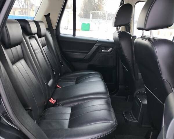 Черный Ленд Ровер Фрилендер, объемом двигателя 2.2 л и пробегом 237 тыс. км за 14300 $, фото 86 на Automoto.ua