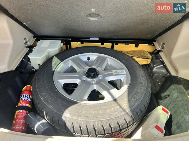 Черный Ленд Ровер Фрилендер, объемом двигателя 2.2 л и пробегом 330 тыс. км за 15400 $, фото 21 на Automoto.ua