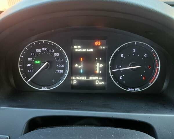 Черный Ленд Ровер Фрилендер, объемом двигателя 2.18 л и пробегом 254 тыс. км за 16500 $, фото 11 на Automoto.ua