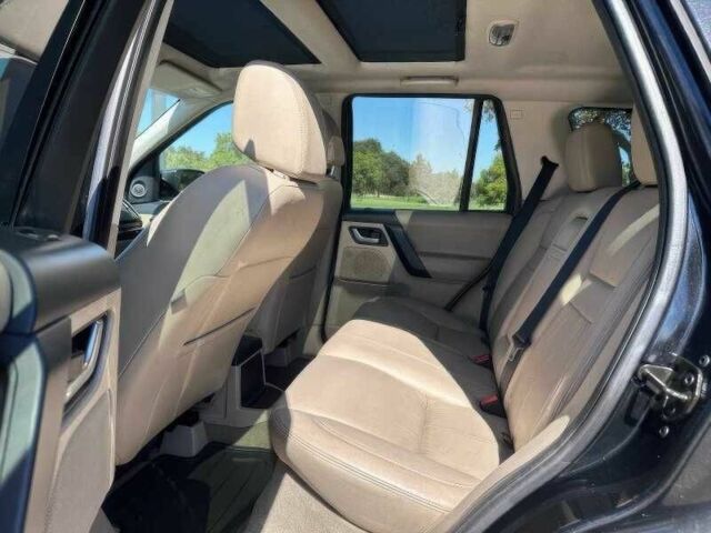 Черный Ленд Ровер Фрилендер, объемом двигателя 2 л и пробегом 150 тыс. км за 9000 $, фото 8 на Automoto.ua