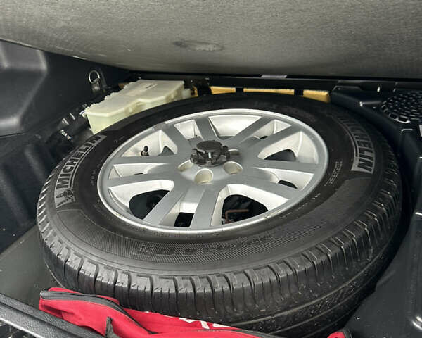 Чорний Ленд Ровер Freelander, об'ємом двигуна 2 л та пробігом 270 тис. км за 13400 $, фото 34 на Automoto.ua