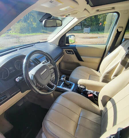 Черный Ленд Ровер Фрилендер, объемом двигателя 2 л и пробегом 145 тыс. км за 13200 $, фото 12 на Automoto.ua