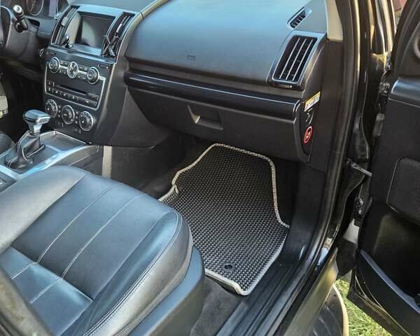 Черный Ленд Ровер Фрилендер, объемом двигателя 2.18 л и пробегом 254 тыс. км за 16500 $, фото 7 на Automoto.ua