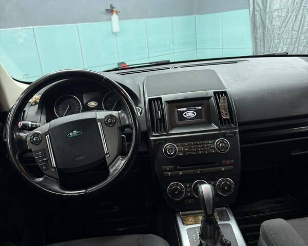 Чорний Ленд Ровер Freelander, об'ємом двигуна 2.18 л та пробігом 161 тис. км за 13950 $, фото 4 на Automoto.ua