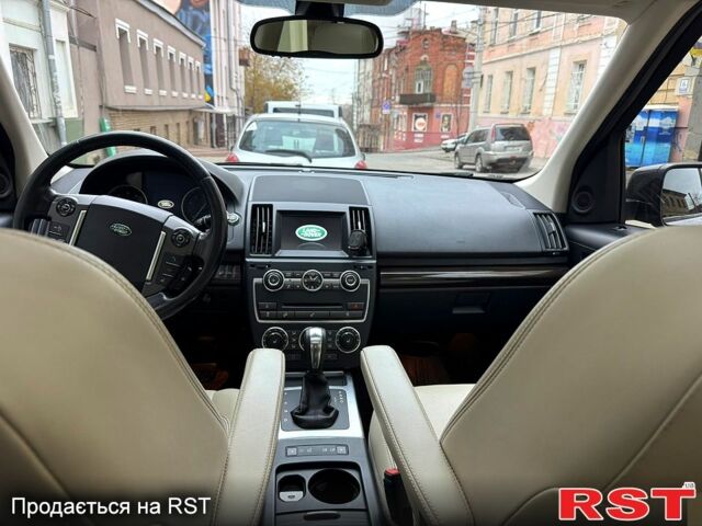 Черный Ленд Ровер Фрилендер, объемом двигателя 2 л и пробегом 140 тыс. км за 13500 $, фото 9 на Automoto.ua