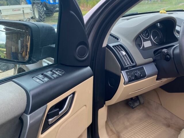 Ленд Ровер Фрилендер 2007 в Ужгороде на Automoto.ua Красный Ленд Ровер Фрилендер, объемом двигателя 3 л и пробегом 300 тыс. км за 8000 $, фото 5 на Automoto.ua