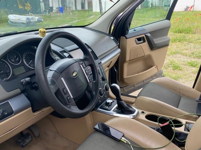 Ленд Ровер Фрилендер 2007 в Ужгороде на Automoto.ua Красный Ленд Ровер Фрилендер, объемом двигателя 3 л и пробегом 300 тыс. км за 8000 $, фото 6 на Automoto.ua