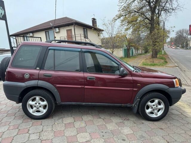 Червоний Ленд Ровер Freelander, об'ємом двигуна 2 л та пробігом 190 тис. км за 4599 $, фото 4 на Automoto.ua