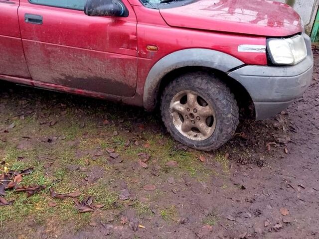 Червоний Ленд Ровер Freelander, об'ємом двигуна 2 л та пробігом 200 тис. км за 1650 $, фото 6 на Automoto.ua