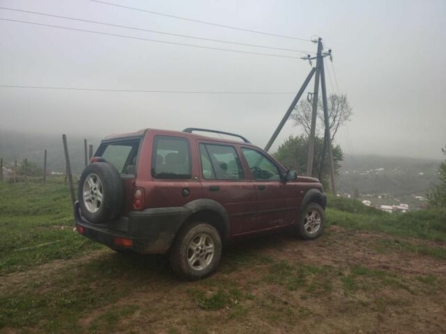 Червоний Ленд Ровер Freelander, об'ємом двигуна 2 л та пробігом 300 тис. км за 3000 $, фото 5 на Automoto.ua