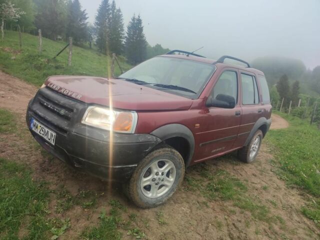 Червоний Ленд Ровер Freelander, об'ємом двигуна 2 л та пробігом 300 тис. км за 3000 $, фото 1 на Automoto.ua