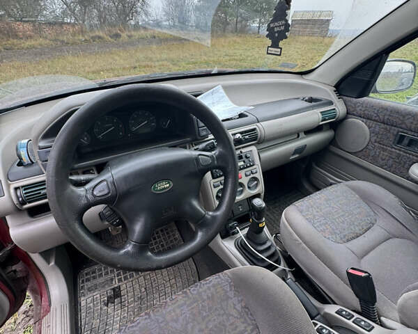 Червоний Ленд Ровер Freelander, об'ємом двигуна 2 л та пробігом 165 тис. км за 3800 $, фото 7 на Automoto.ua