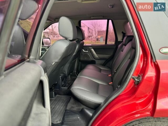 Червоний Ленд Ровер Freelander, об'ємом двигуна 3.19 л та пробігом 292 тис. км за 7500 $, фото 21 на Automoto.ua