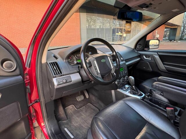 Красный Ленд Ровер Фрилендер, объемом двигателя 2.2 л и пробегом 227 тыс. км за 9800 $, фото 13 на Automoto.ua