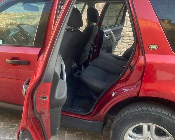 Красный Ленд Ровер Фрилендер, объемом двигателя 2.18 л и пробегом 303 тыс. км за 8800 $, фото 10 на Automoto.ua