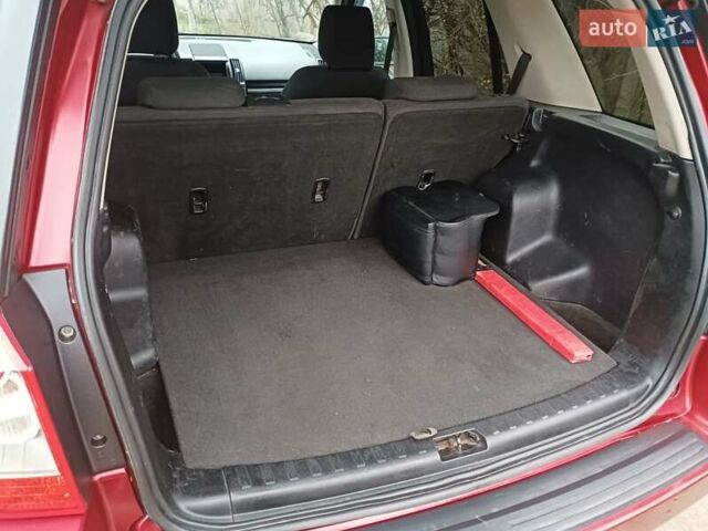 Красный Ленд Ровер Фрилендер, объемом двигателя 2.2 л и пробегом 300 тыс. км за 8300 $, фото 9 на Automoto.ua