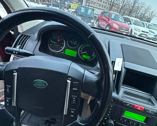 Червоний Ленд Ровер Freelander, об'ємом двигуна 2.18 л та пробігом 210 тис. км за 11500 $, фото 9 на Automoto.ua