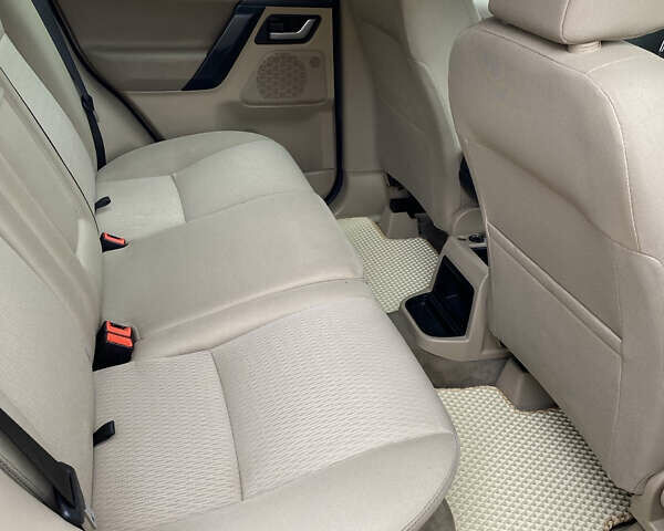 Червоний Ленд Ровер Freelander, об'ємом двигуна 2.2 л та пробігом 170 тис. км за 13300 $, фото 4 на Automoto.ua