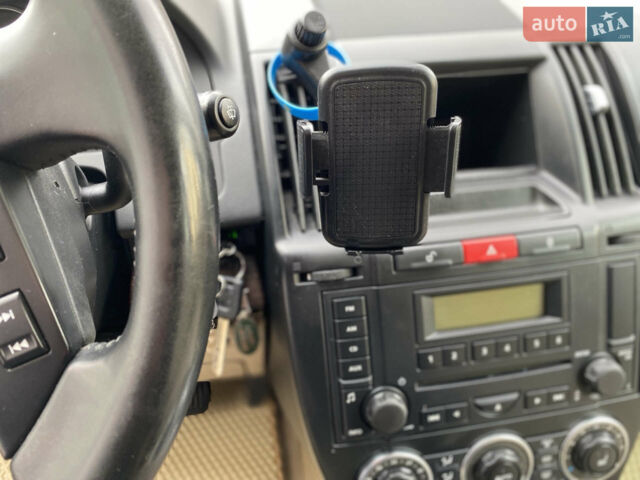 Червоний Ленд Ровер Freelander, об'ємом двигуна 2.2 л та пробігом 170 тис. км за 13300 $, фото 7 на Automoto.ua